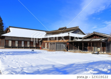 史跡 根城の広場　本丸跡の復元　日本100名城《青森》 123119122