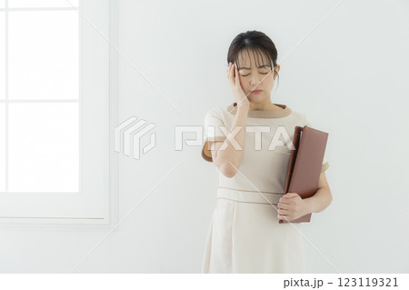 エステティシャンの女性 123119321