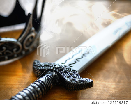 おもちゃの武器 123119817