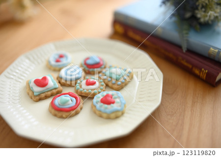 かわいいデコレーションされたクッキー 123119820