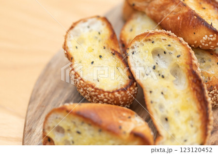 ごまパンのイメージ　(写真素材) 123120452