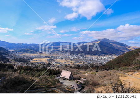 狭霧台展望所から見える湯布院の景色 123120643