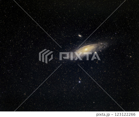初夏の星空のアンドロメダ銀河 123122266
