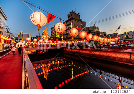 長崎ランタンフェスティバル2025新地中華街　【長崎市】 123122624