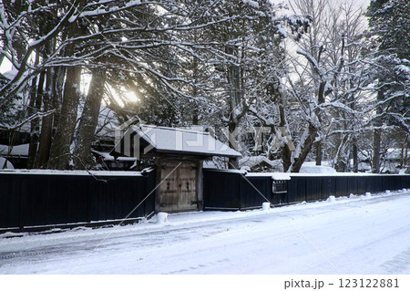 冬の角館・武家屋敷通り(秋田県・仙北市) 冬の角館・武家屋敷通り(秋田県・仙北市) 123122881