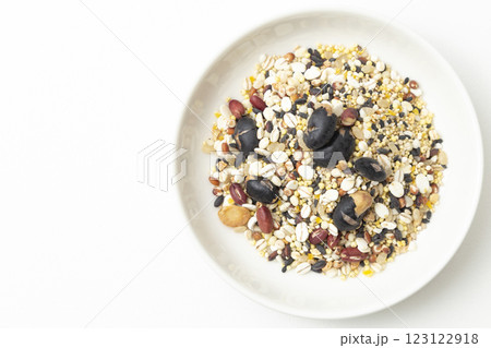 雑穀　白バック 123122918