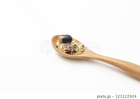 雑穀　白バック 123122924