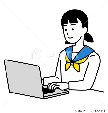 ノートパソコンを操作する女子学生 123122941