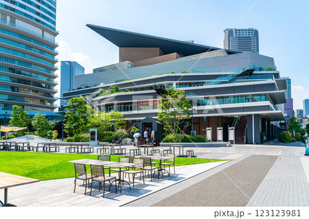 【東京都】水辺に面した複合施設のウォーターズ竹芝 123123981