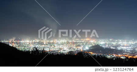 美しい工場夜景 岡山県 美しい工場夜景 岡山県 123124764