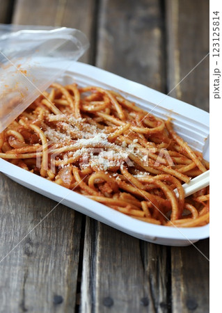 コンビニ弁当のミニパックのナポリタンスパゲティ 123125814