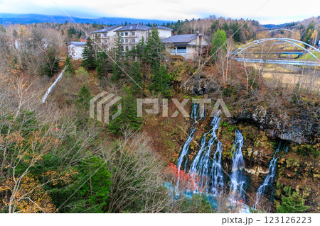 青く美しい北海道の滝 青く美しい北海道の滝 123126223