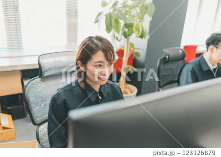 工場事務 物流事務 製造事務 運送事務 現場事務 工場事務 物流事務 製造事務 運送事務 現場事務 123126879