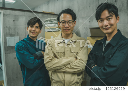 倉庫作業 倉庫作業 123126929