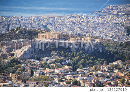 リカヴィトスの丘から見た美しいアテネの街並み 123127919