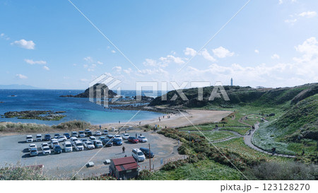 爪木崎:観光客がいる海岸の風景/静岡県下田市 爪木崎:観光客がいる海岸の風景/静岡県下田市 123128270
