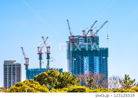 日本の東京都市景観 建設中の豊海地区・タワーマンションなどを望む=19日 日本の東京都市景観 建設中の豊海地区・タワーマンションなどを望む=19日 123128319