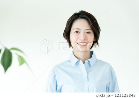 健康的な歯の女性 健康的な歯の女性 123128848
