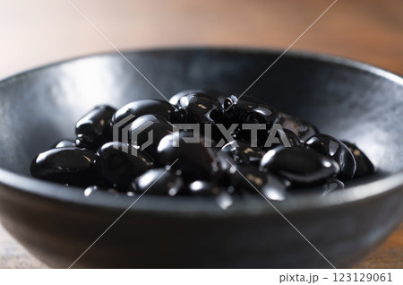 黒豆の煮物 黒豆の煮物 123129061