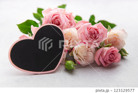 Pink roses with heart shaped blackboard for valentine's day or mother's day 123129577