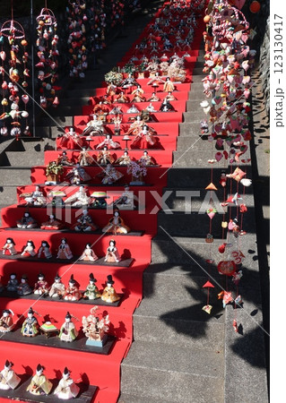 伊豆半島 素戔嗚神社のひな段飾り 伊豆半島 素戔嗚神社のひな段飾り 123130417