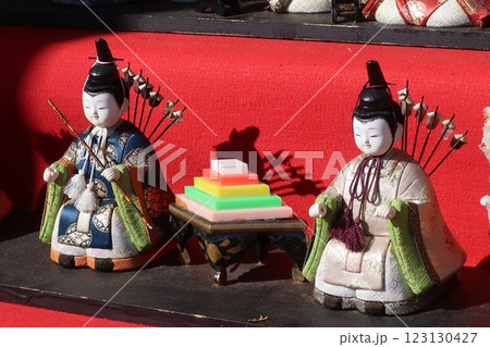 伊豆半島 素戔嗚神社のひな段飾り 伊豆半島 素戔嗚神社のひな段飾り 123130427