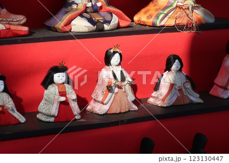 伊豆半島 素戔嗚神社のひな段飾り 伊豆半島 素戔嗚神社のひな段飾り 123130447