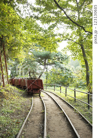 佐渡金山のトロッコ 佐渡金山のトロッコ 123130685