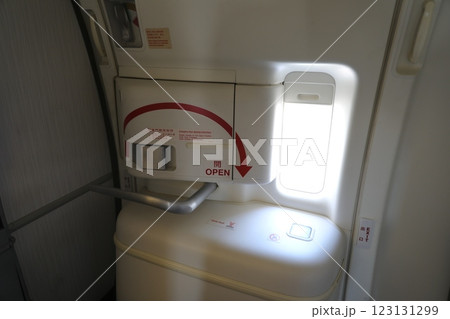 飛行機 航空機 ひこうき 123131299