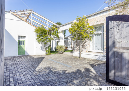 おしゃれな家の外観 おしゃれな家の外観 123131953