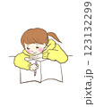 　宿題する子ども 123132299