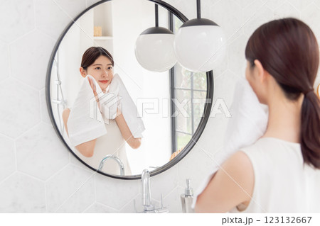 若い女性、ビューティーイメージ 123132667