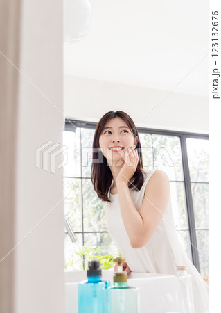 女性 美容 ビューティーイメージ 女性 美容 ビューティーイメージ 123132676