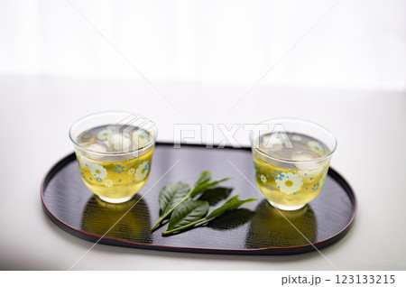 新茶を冷やして頂く 123133215