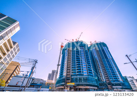 日本の東京都市景観　建設中の豊海地区・タワーマンションなどを望む 123133420