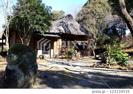 熊本県　肥後民家村　お結び図書館（旧緒方家住宅） 123134535