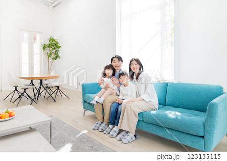 家族イメージ 123135115