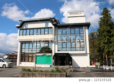 柏原町商工振興センターの建物外観 柏原町商工振興センターの建物外観 123135528