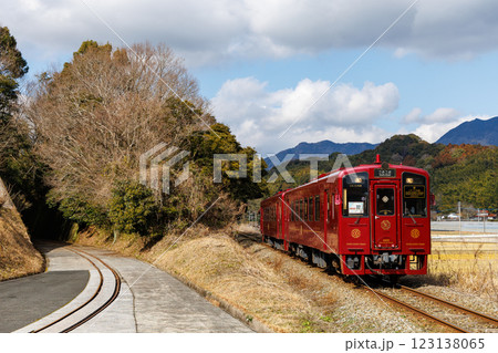 油須原線の廃線跡と平成筑豊鉄道「ことこと列車」 123138065