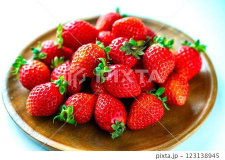 新鮮なイチゴ 123138945