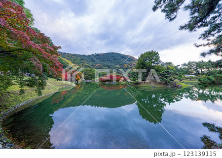 【高松市】秋の栗林公園 【高松市】秋の栗林公園 123139115