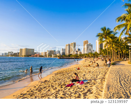 ハワイ 夕映えのワイキキビーチ ハワイ 夕映えのワイキキビーチ 123139597