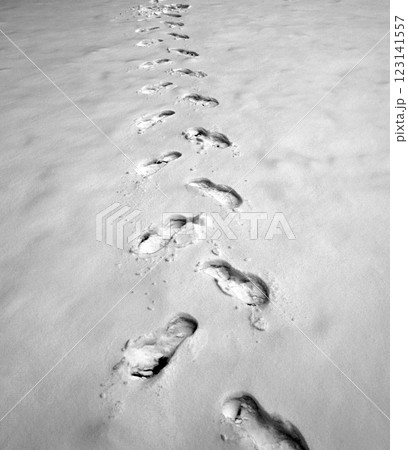 Human footprints in the snow 123141557