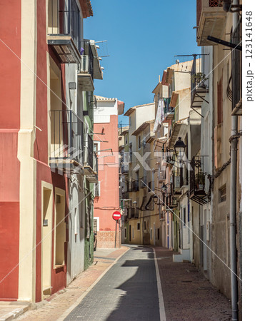 Narrow street with colorful houses in Villajoyosa, Spain 123141648