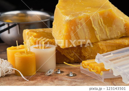 Handmade Natural Beeswax Candle Crafting Materials 123143501