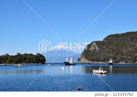 戸田漁港より富士山 戸田漁港より富士山 123143762
