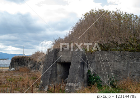 柳本飛行場跡北側防空壕跡の景色 柳本飛行場跡北側防空壕跡の景色 123144788