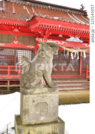 冬の北海道江差町で水堀稲荷神社境内の風景を撮影 冬の北海道江差町で水堀稲荷神社境内の風景を撮影 123145057