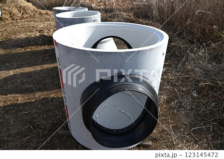 下水管設置工事・下水道工事・生活環境整備の背景素材 下水管設置工事・下水道工事・生活環境整備の背景素材 123145472