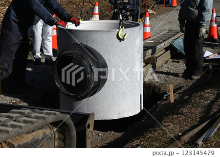 下水管設置工事・下水道工事・生活環境整備の背景素材 123145479